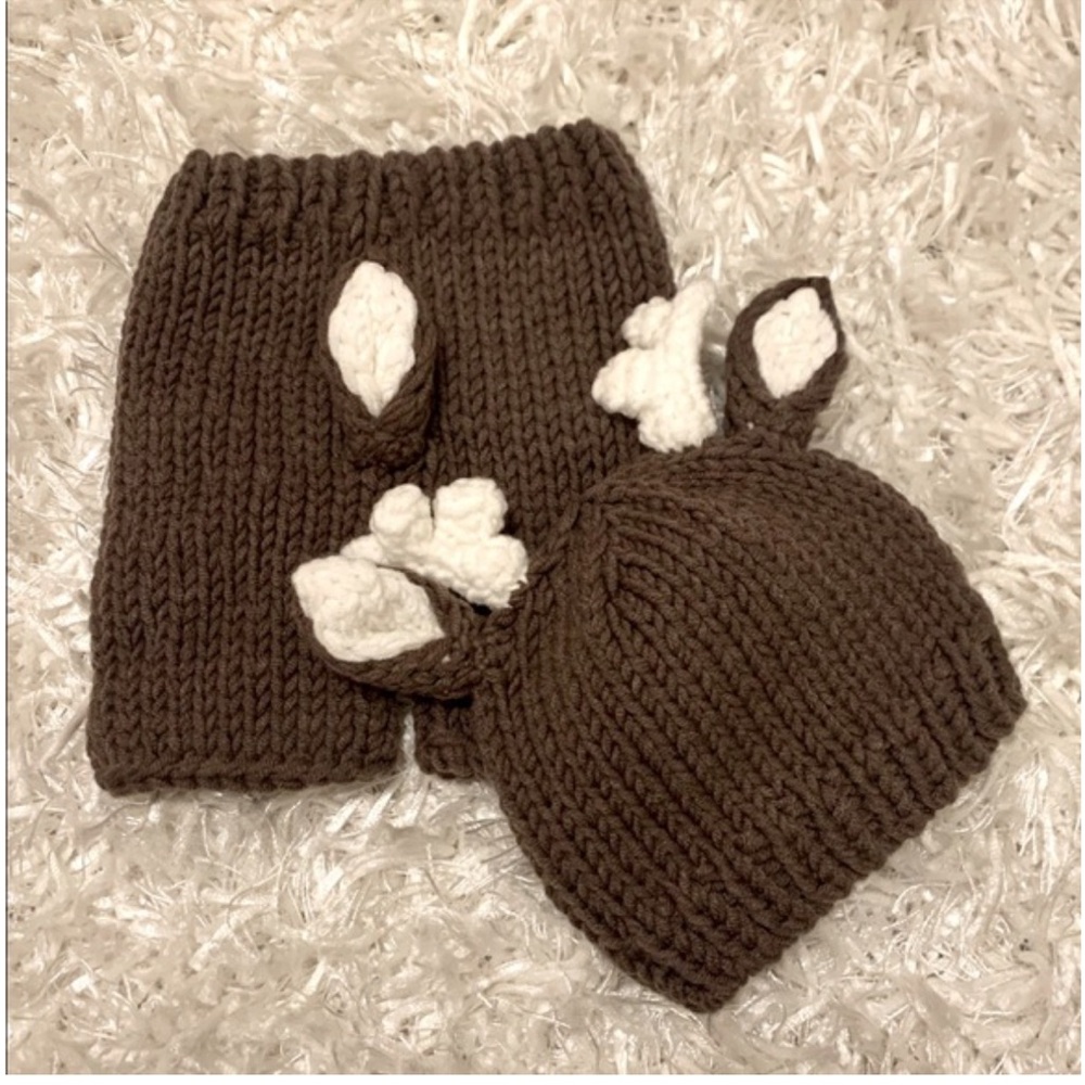 Brown Deer knitted diaper cover and hat infant